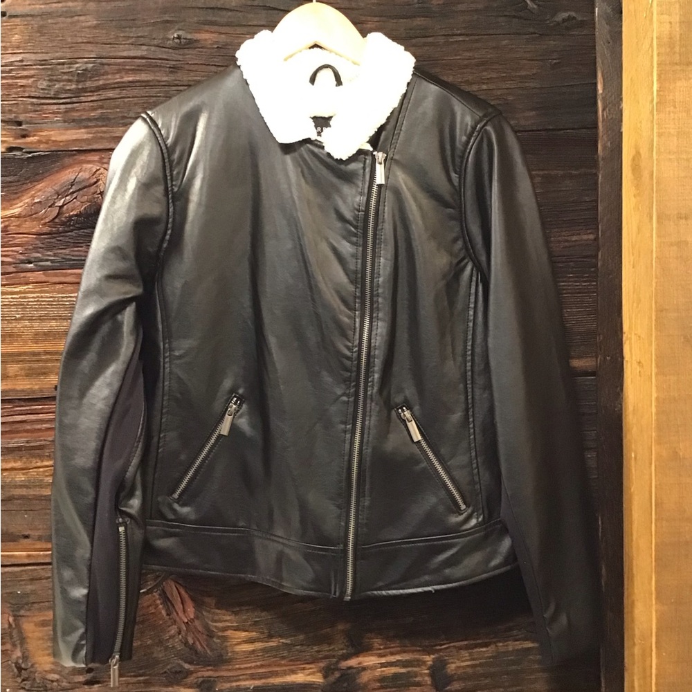 Torrid Womens Faux Leather Moto Jacket Size 10 Asymmetrical Zip Up Sherpa Bomber - Picture 2 of 15